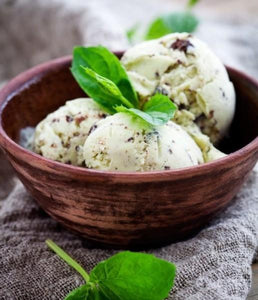 RECETTE NOLIJU : GLACE À LA MENTHE FRAÎCHE ET PÉPITE DE CHOCOLAT